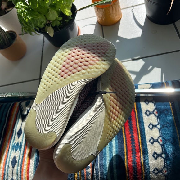 Women’s New Balance Fuelcell - Picture 3 of 3